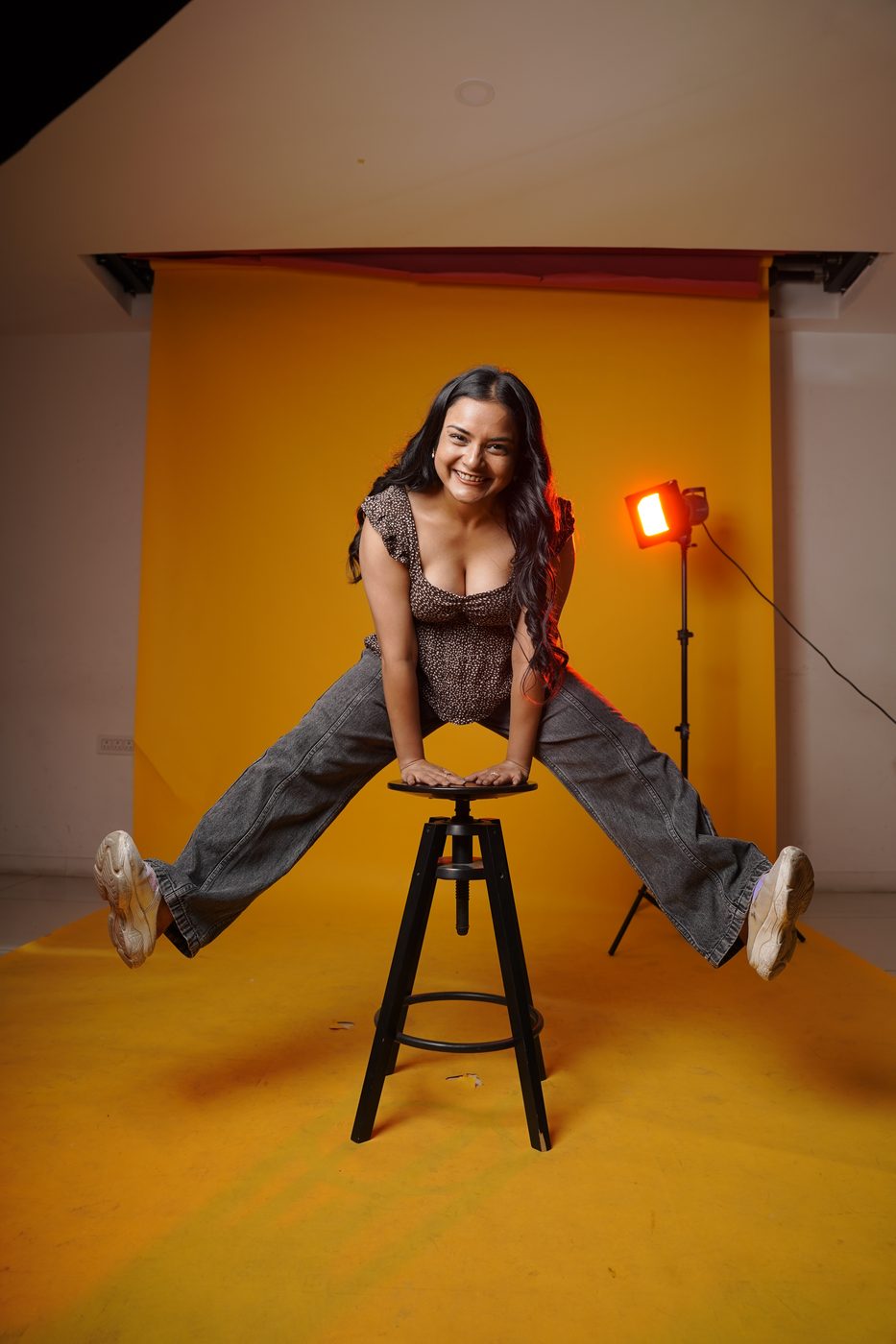 Raw studio frame